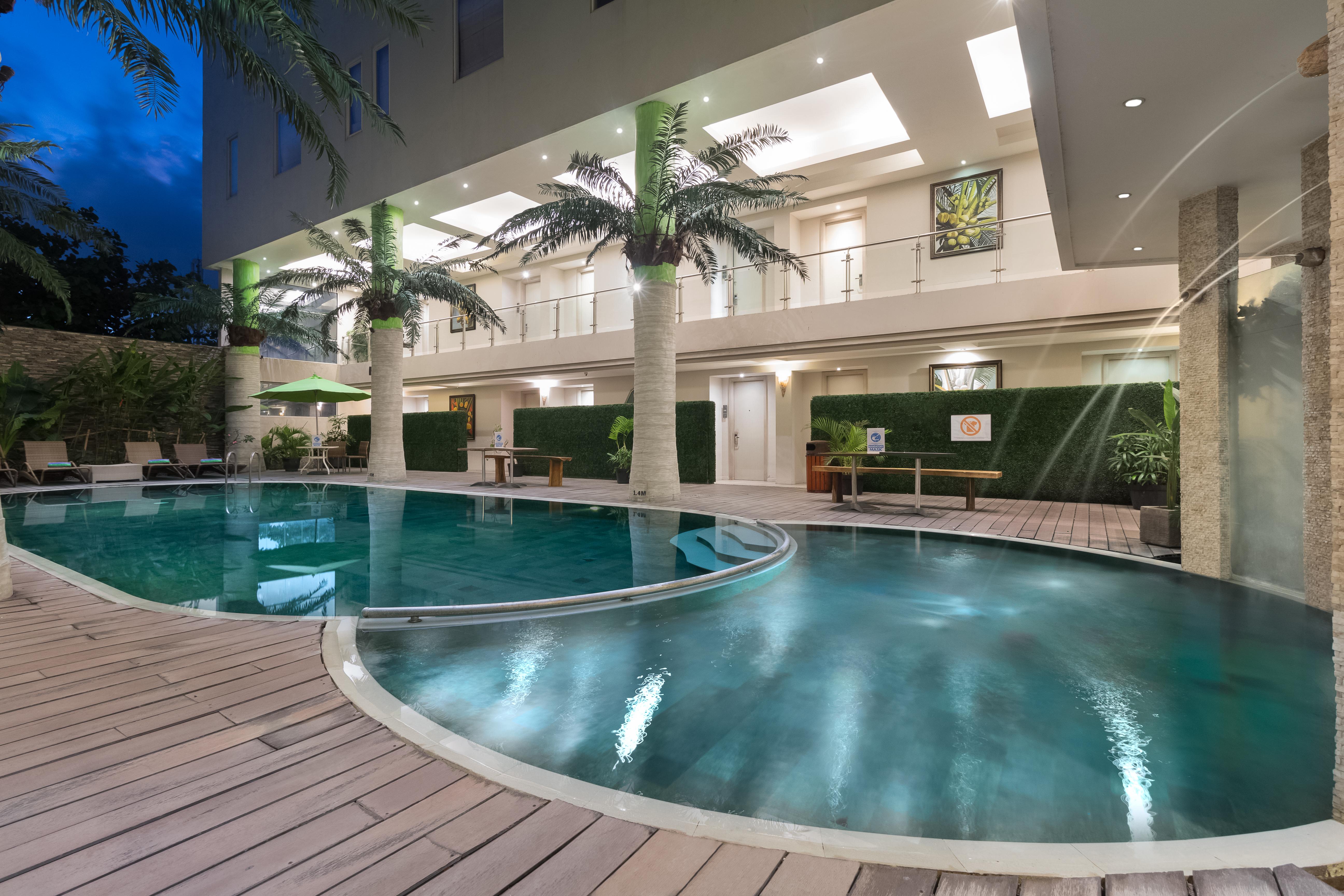 Sun Boutique Hotel Кута Экстерьер фото