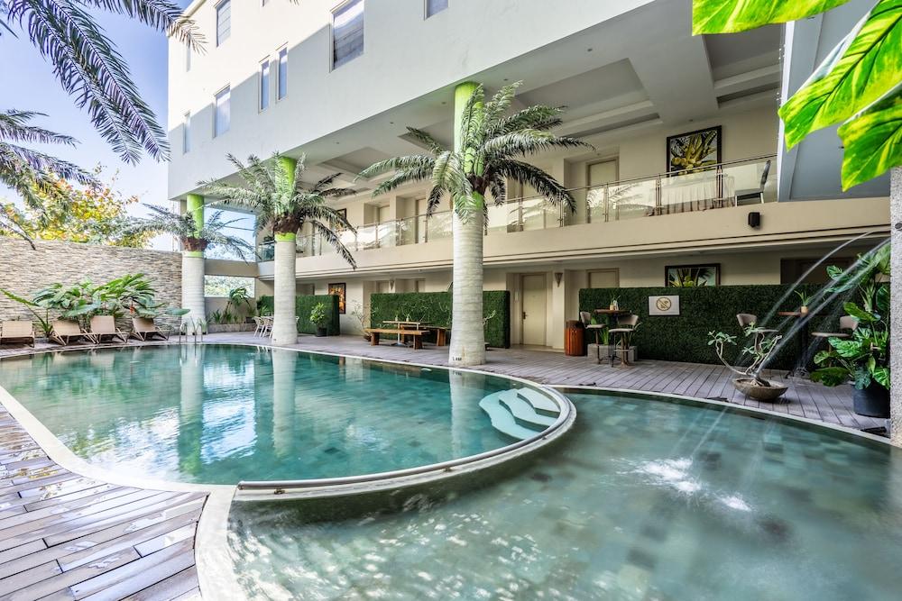 Sun Boutique Hotel Кута Экстерьер фото